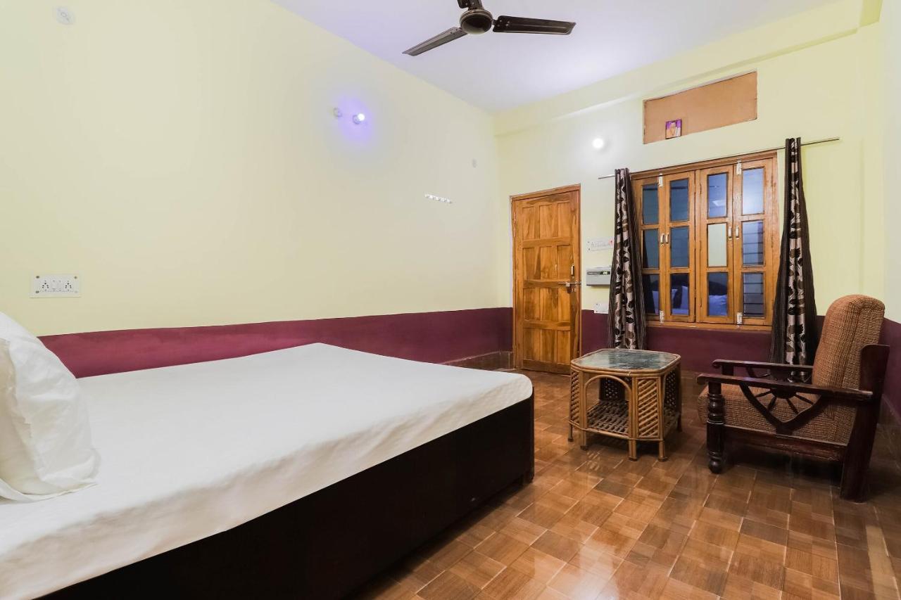 Hotel O Jyotish House Ayodhya Bagian luar foto