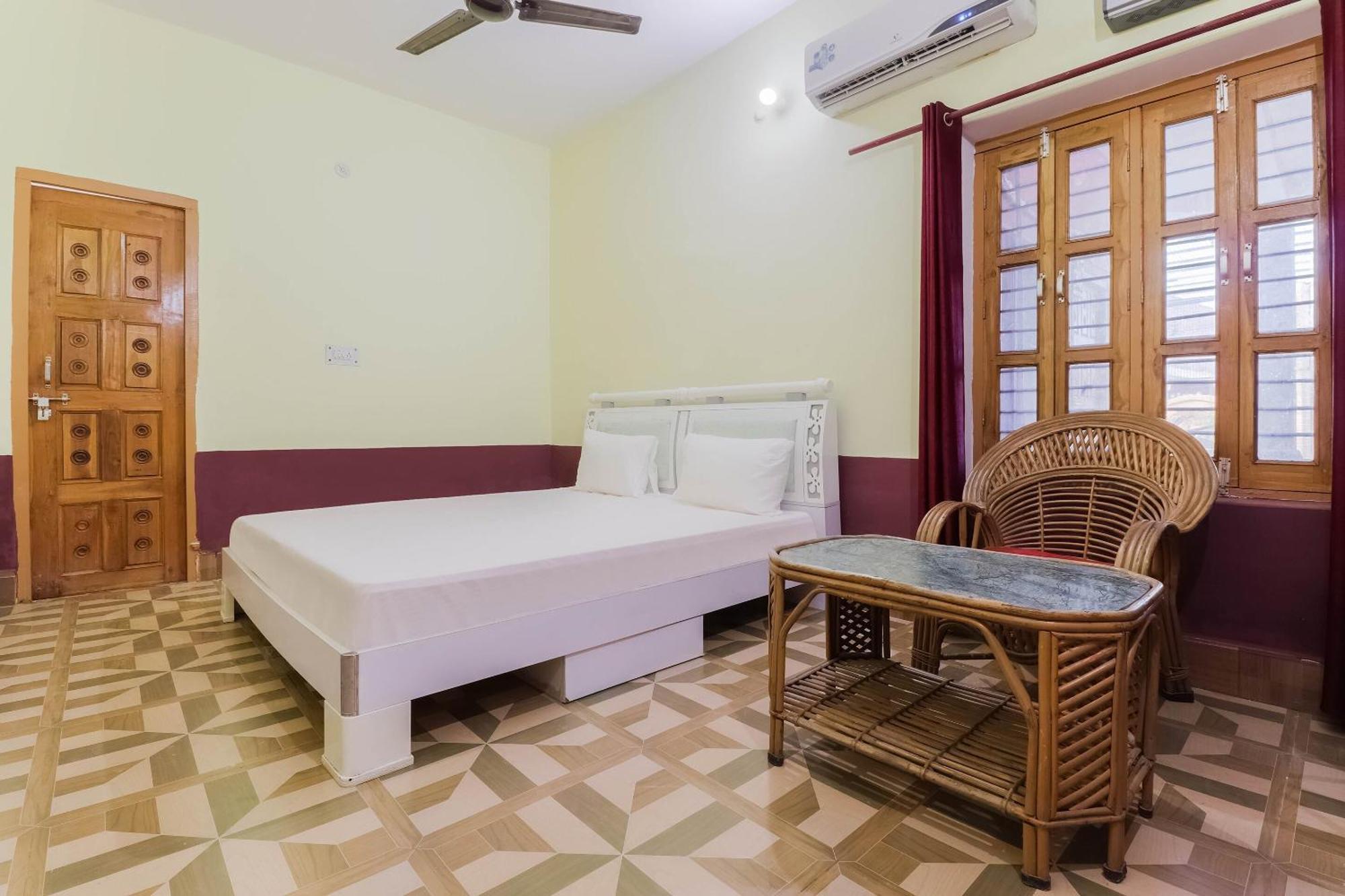 Hotel O Jyotish House Ayodhya Bagian luar foto