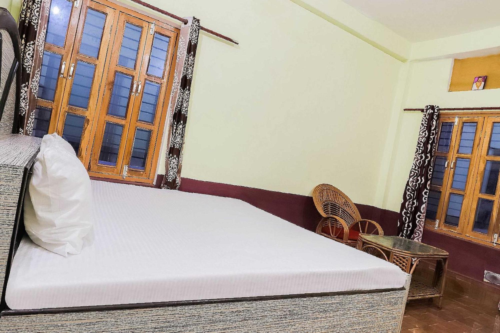 Hotel O Jyotish House Ayodhya Bagian luar foto