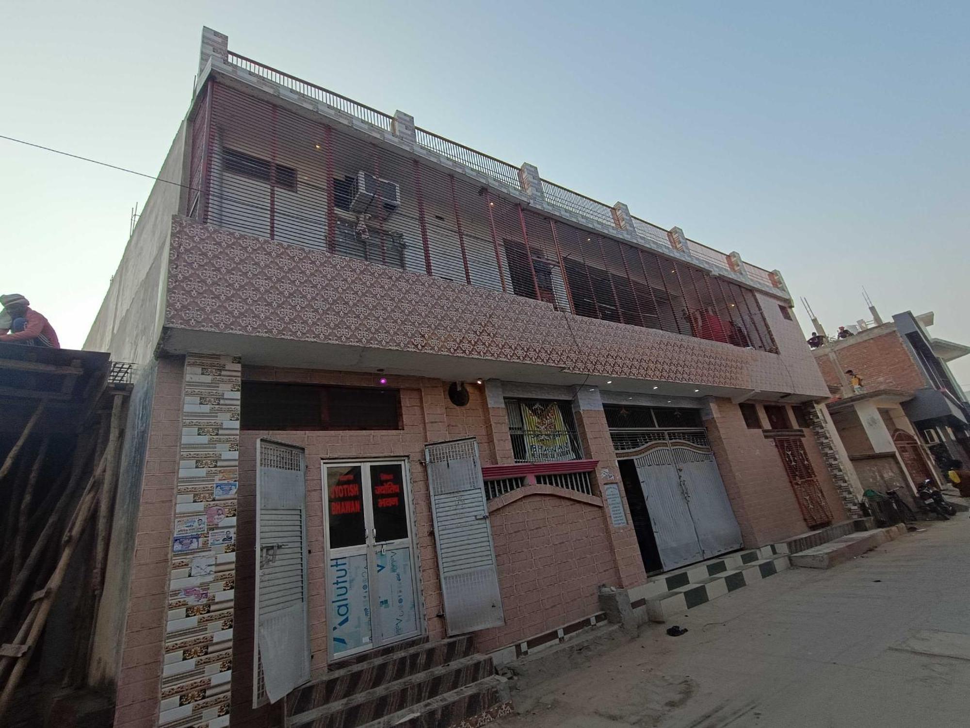 Hotel O Jyotish House Ayodhya Bagian luar foto