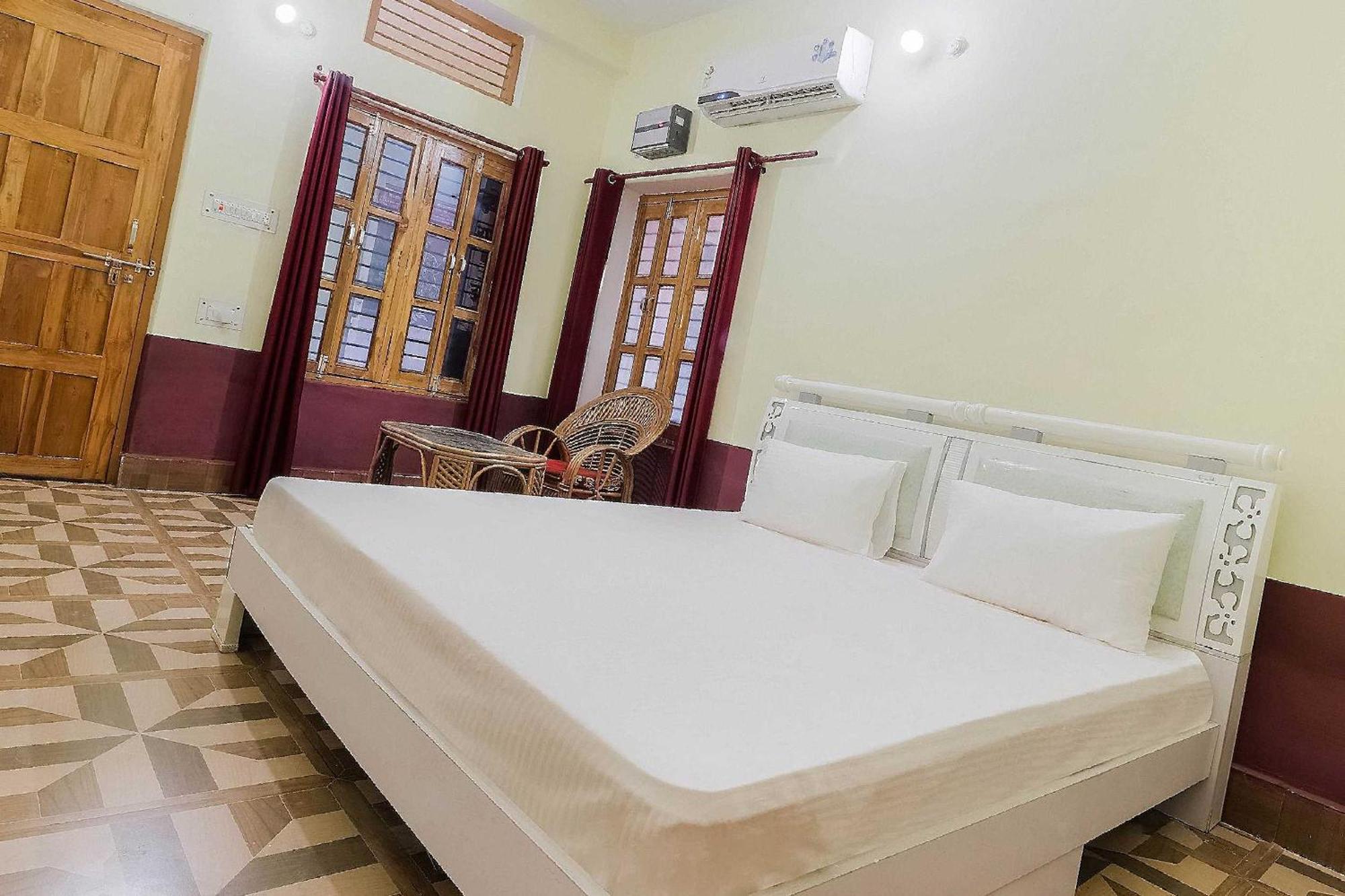 Hotel O Jyotish House Ayodhya Bagian luar foto