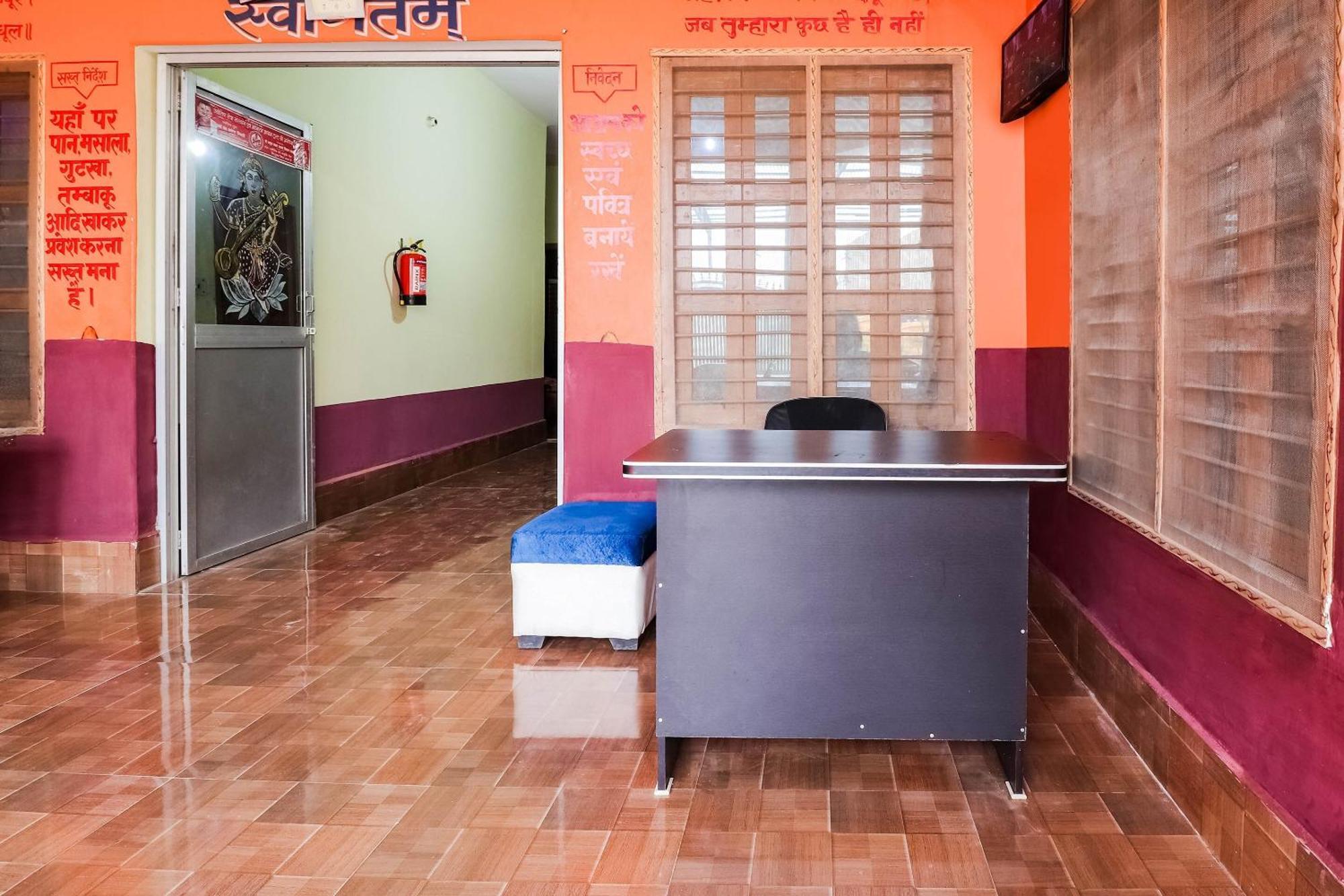 Hotel O Jyotish House Ayodhya Bagian luar foto