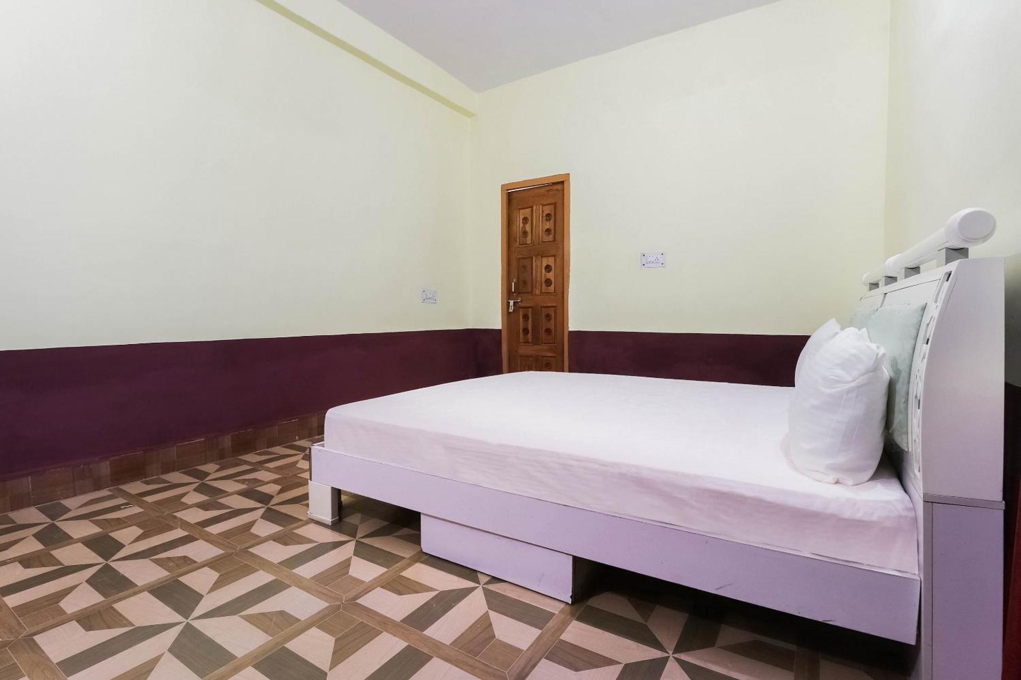 Hotel O Jyotish House Ayodhya Bagian luar foto